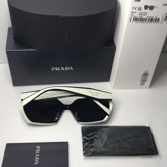 💯 - New - These PR 15WS sunglasses from Prada are a perfect example of timel… - Picture 12 of 14